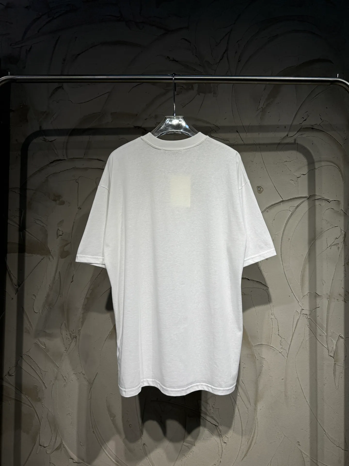 Acne Studios High Quality Classic Series minimalist dark printed logo, 26ss autumn and winter New Arrival new color, short-sleeved and long-sleeved bottoming shirt made by Acne, imported machine hot stamping process in the front and center, low-key and noble snowflake cotton fabric with slightly transparent texture, comfortable and Breathable. The short sleeves are refreshing and casual, and the long sleeves are suitable for layering. Round neck and loose version, regardless of body shape, same style for men and women. The wardrobe is always missing a basic white T Sizes: S M L XL
